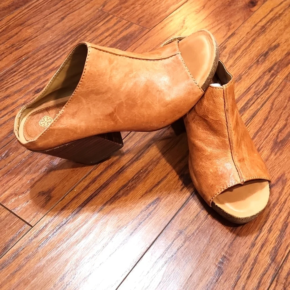Isola Leather Boho Peep Toe Clog - Picture 1 of 7